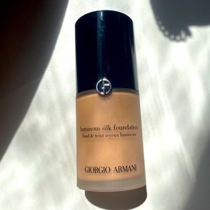 Giorgio Armani Luminous Silk Foundation 4.25